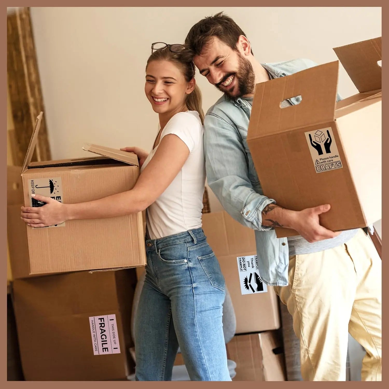 MUNBYN 4x6 inch fan-fold labels for label printer paper, stacked and ready for printing applications.