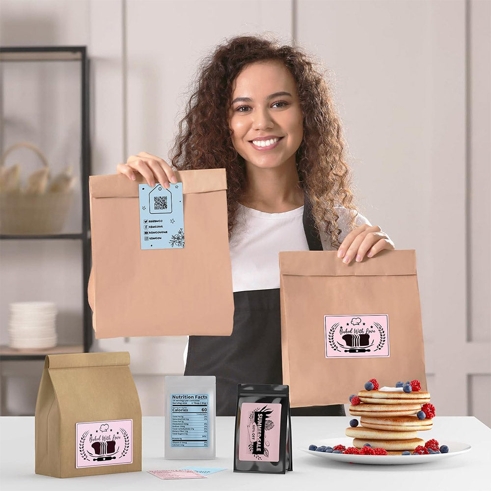 4x6 inch fan-fold labels on label printer paper from MUNBYN CA, showing white adhesive label sheets for printing.