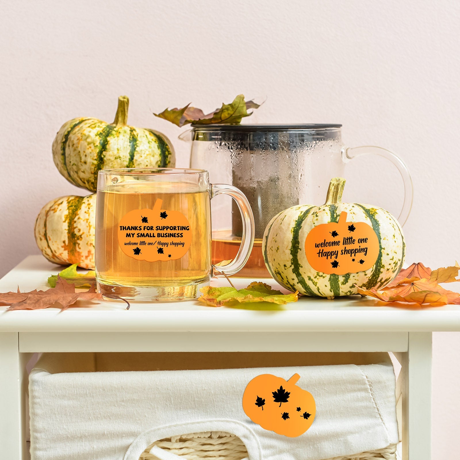 MUNBYN pumpkin-shaped thermal labels are an excellent choice for businesses looking to add a touch of fun to their labeling needs. 